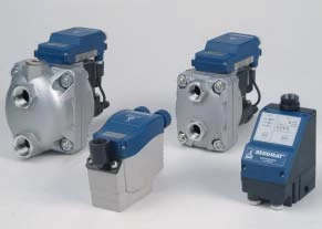 Bekomat condensate drain selection: various models of electronic condensate drains with blue tops and silver or black bodies, for compressed air systems.