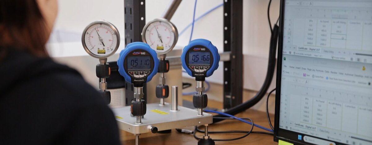 Digital pressure gauge calibration