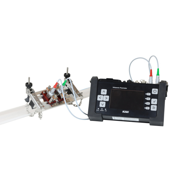 UW-30P ultrasonic flow meter on pipe